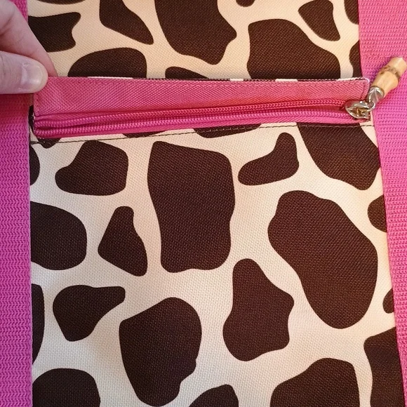 Toss Resort Collection Giraffe Print Tote Bag with Pink Straps, W/Hot Iron Bag - Picture 5 of 16